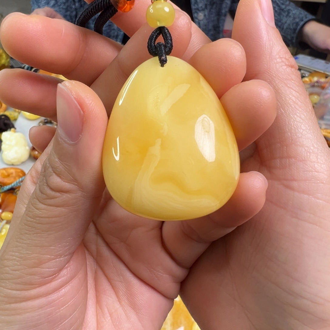 蜜蜡裸石未镶嵌蜜蜡