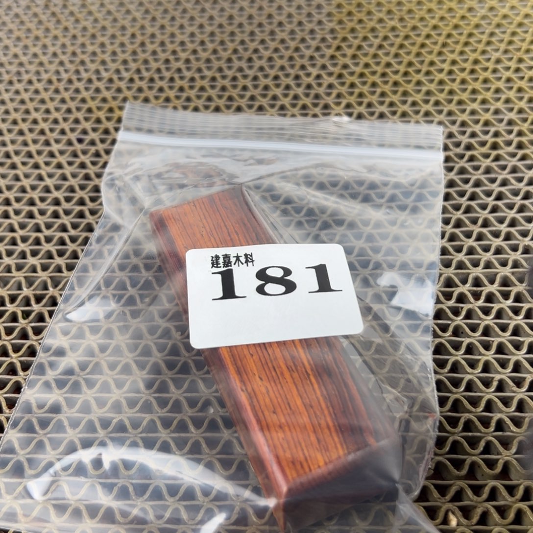 鹰***翼木木料一物一拍木料