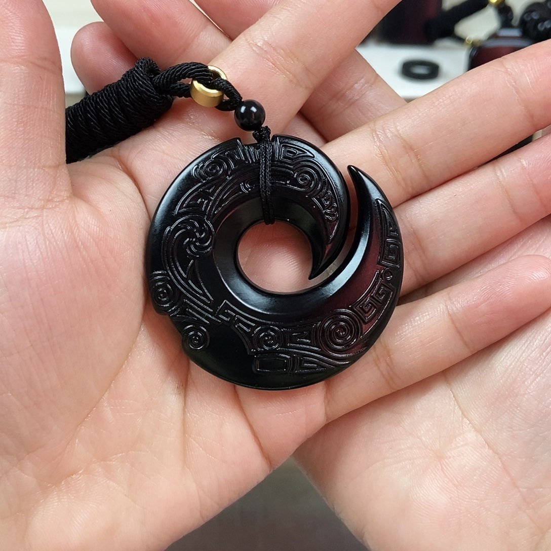 和田玉（墨玉）时来运转老料37.8g左右未镶嵌