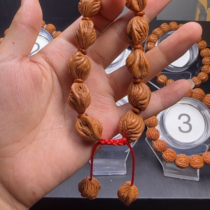 文玩核桃吊坠龙纹桃核