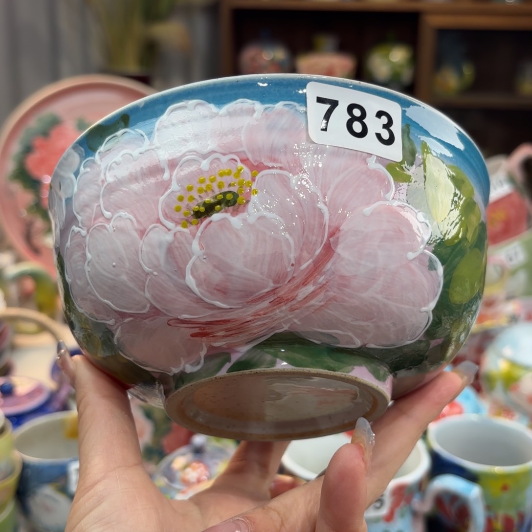 瓷片在这个充满生机又神秘美丽色彩