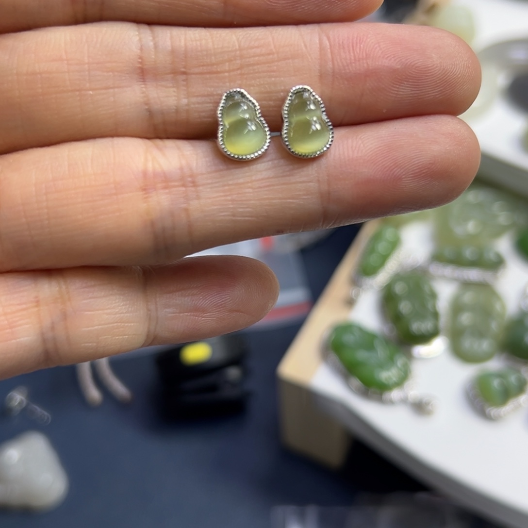 蓉***妈和田玉银S925镶嵌耳饰