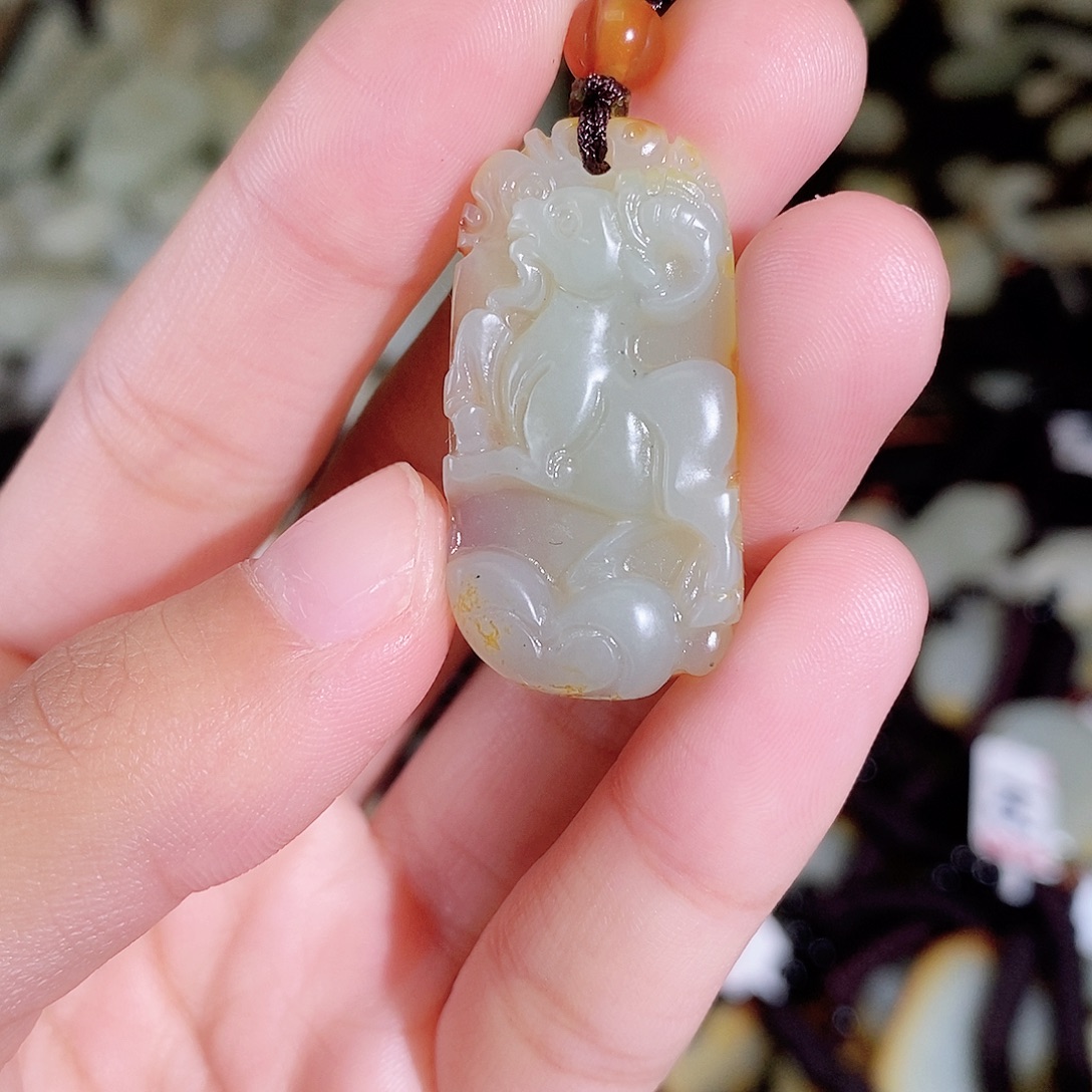 和田玉未镶嵌颈饰