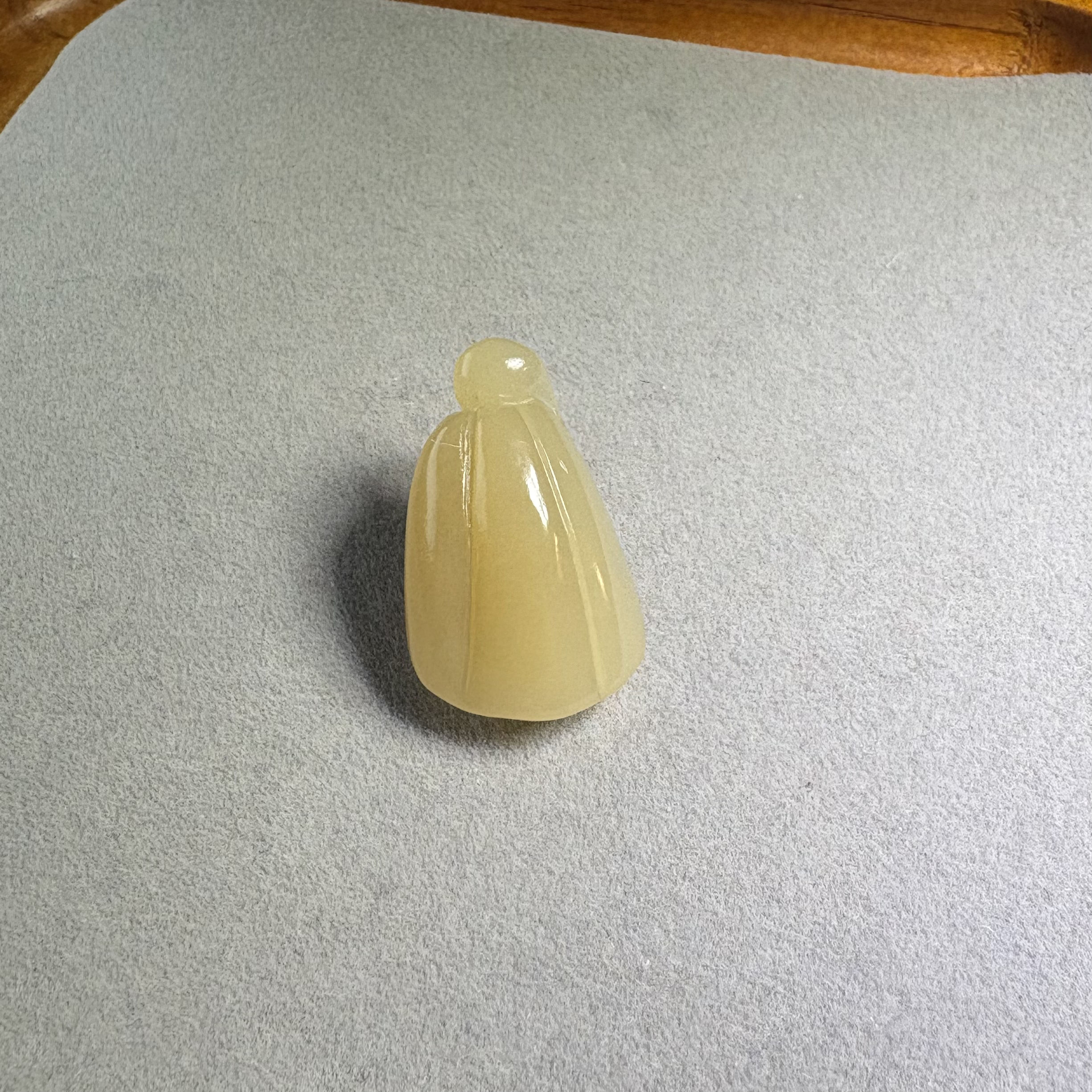 和田玉莲蓬吊坠新疆且末糖白莲蓬玉坠手工雕刻和田玉莲子莲蓬锁骨