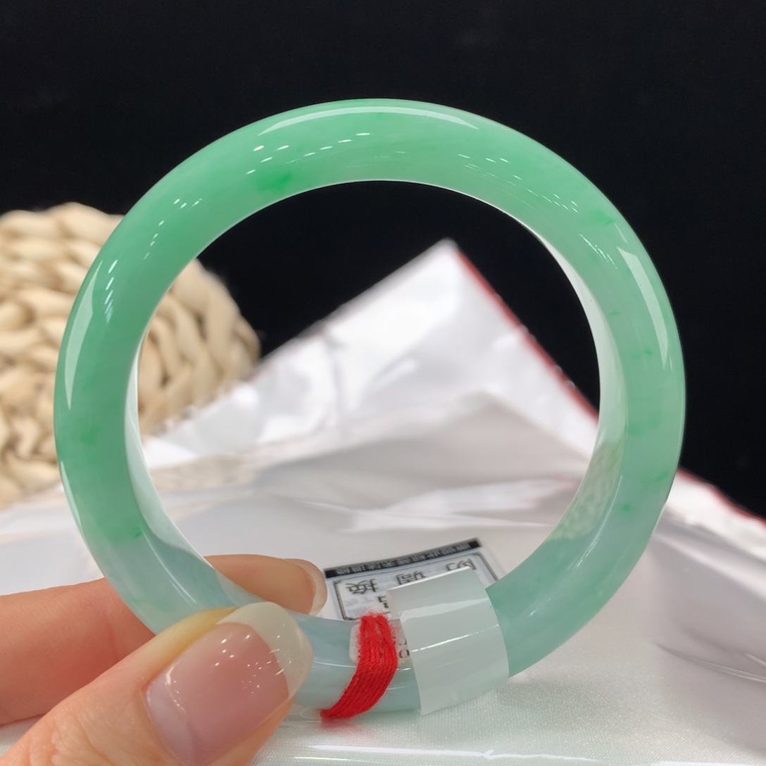 翡翠手镯未镶嵌111-0185