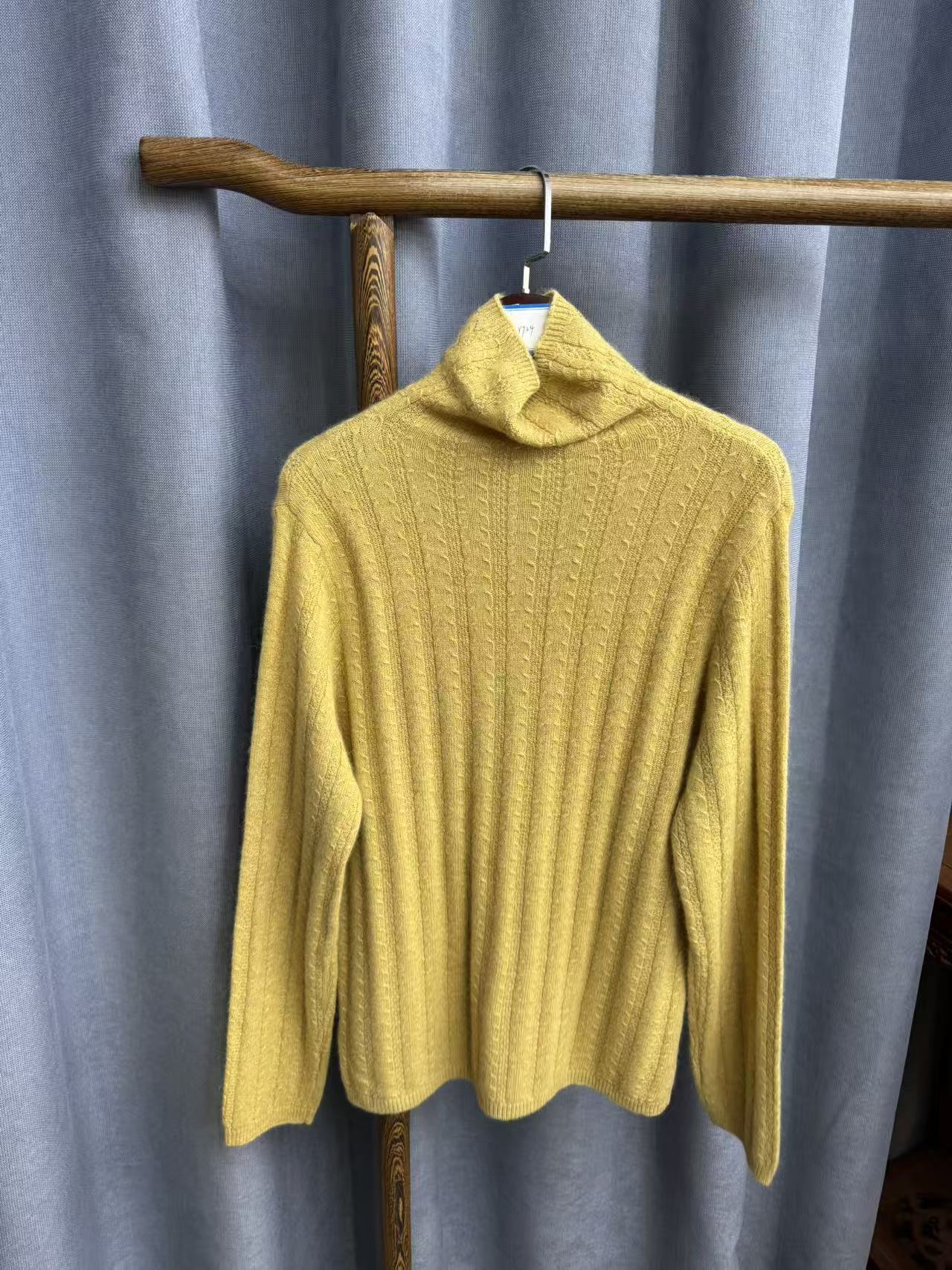 2025秋季新款休闲时尚圆领毛衣女Y924