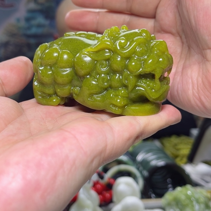 蛇纹石玉手把件多样性发货未镶嵌