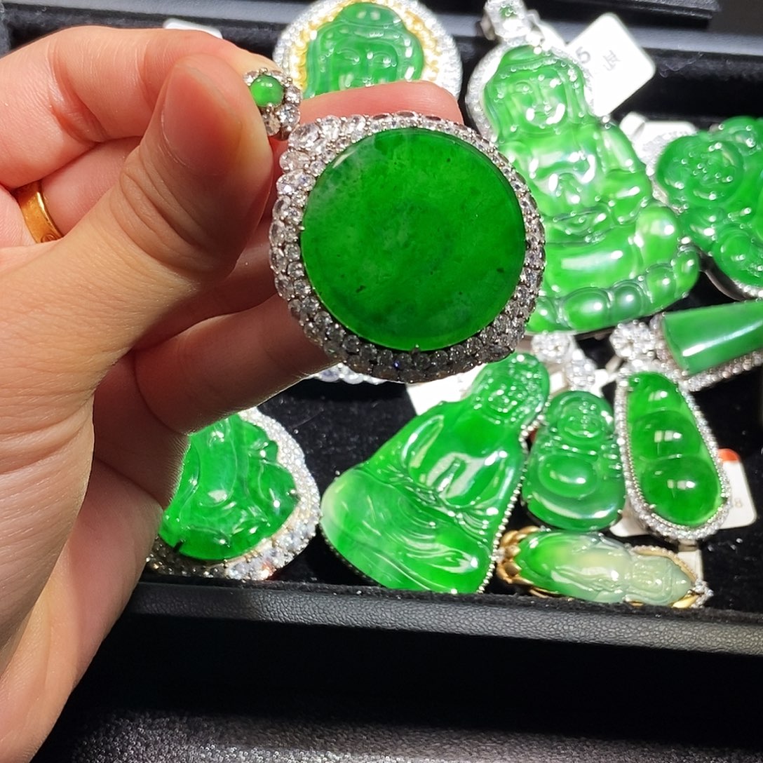 翡翠未镶嵌吊坠(不含链)