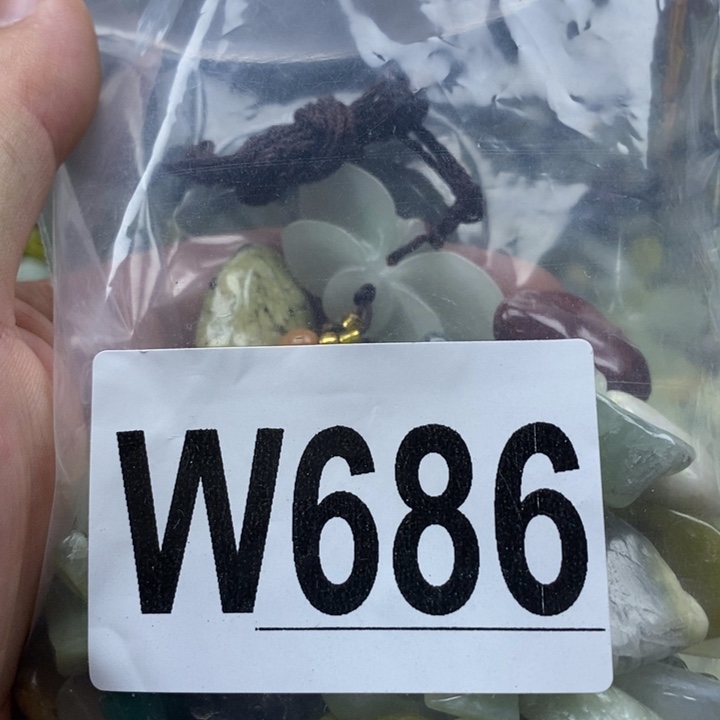 蛇纹石玉未镶嵌珠宝奇石