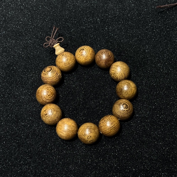 鸡翅木木制手串时尚大气