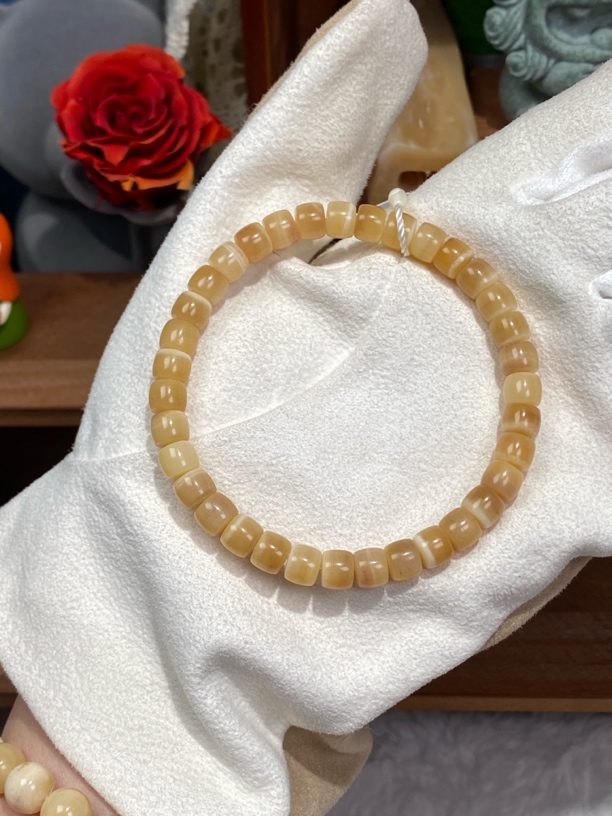 No.832驼骨单圈黄白老老料精致直切7/5.8