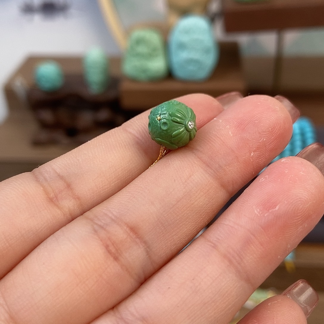 绿松石雕刻未镶嵌