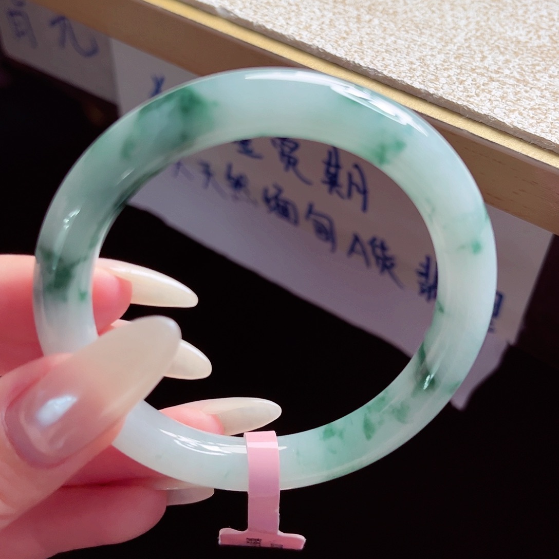 翡翠未镶嵌手镯手镯