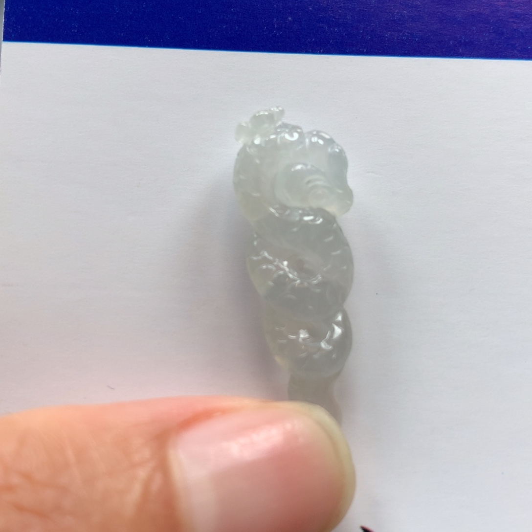 翡翠颈饰未镶嵌小蛇吊坠