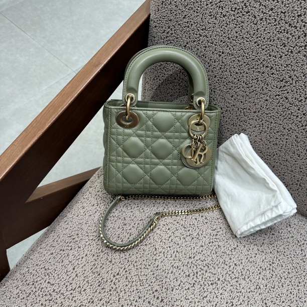 99新 DIOR/迪奥 三格戴妃牛油果绿 US58256