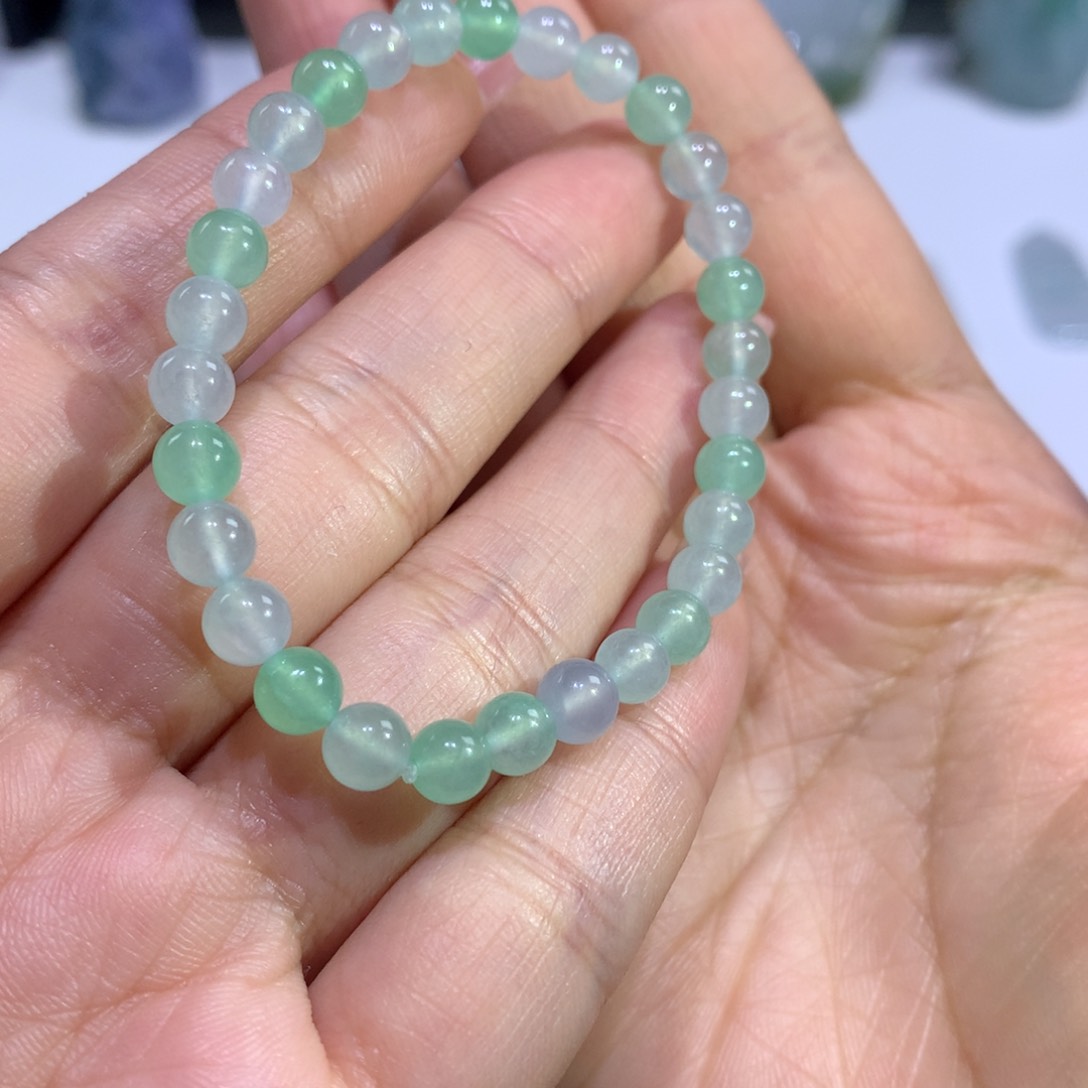 翡翠颈饰未镶嵌手串