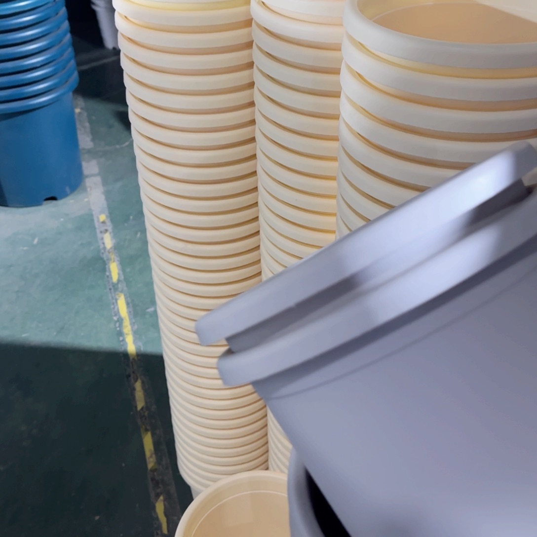 树脂四季盆3#带拖灰白10瑕疵