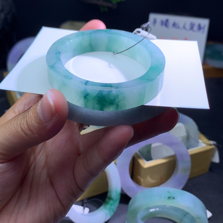 定制翡翠未镶嵌翡翡手镯