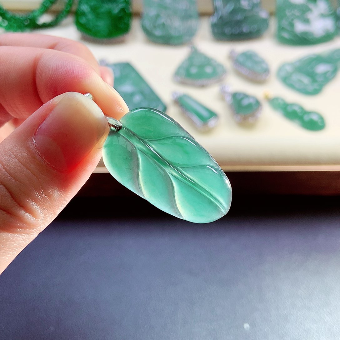 【闪购商品】翡翠颈饰未镶嵌天然