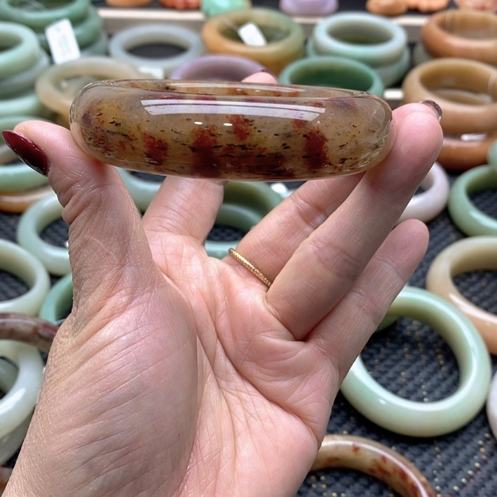 石英质玉手镯未镶嵌