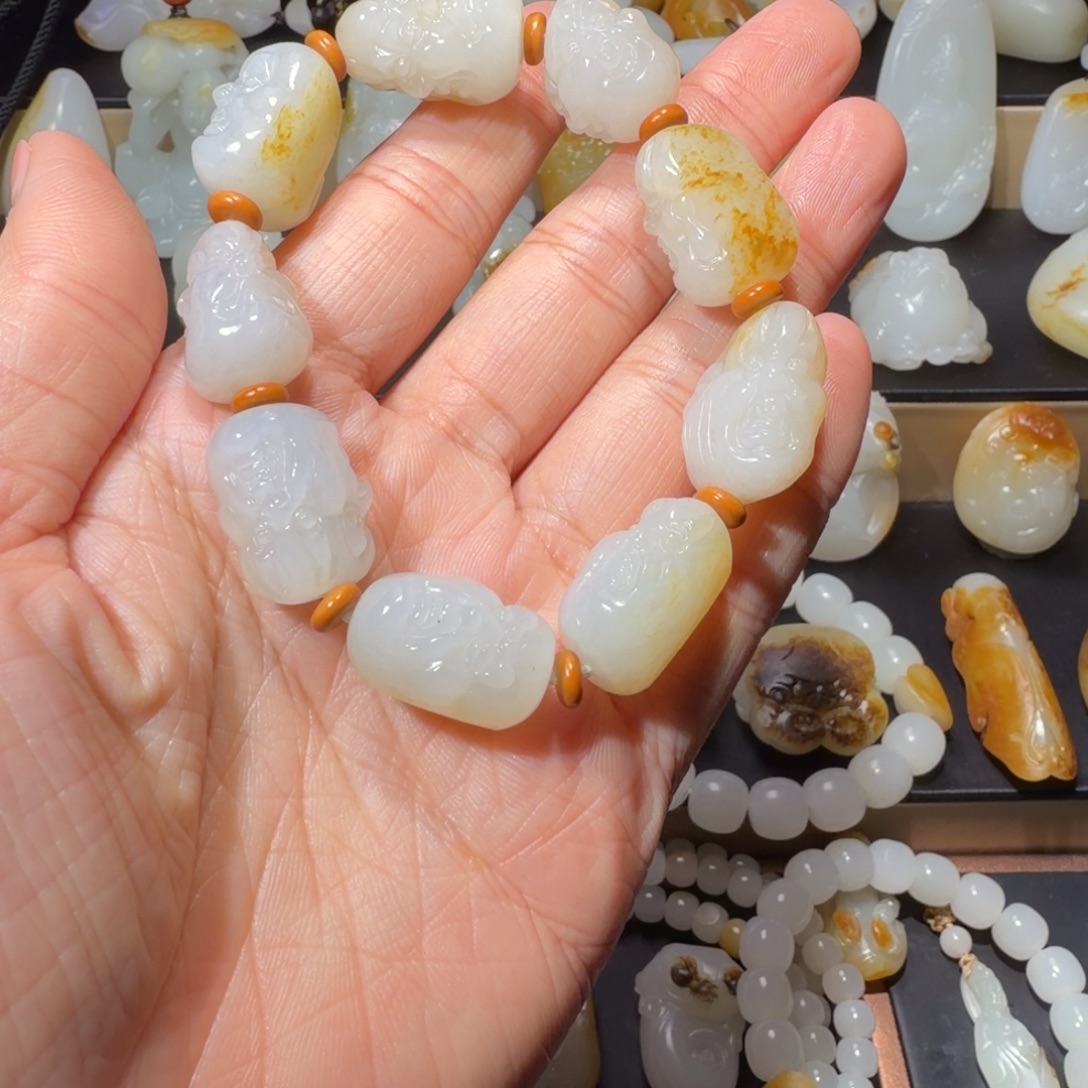 P***g和田玉未镶嵌手链