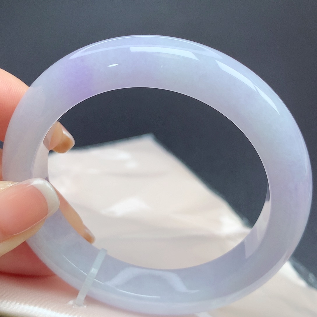 翡翠手镯未镶嵌55圈口