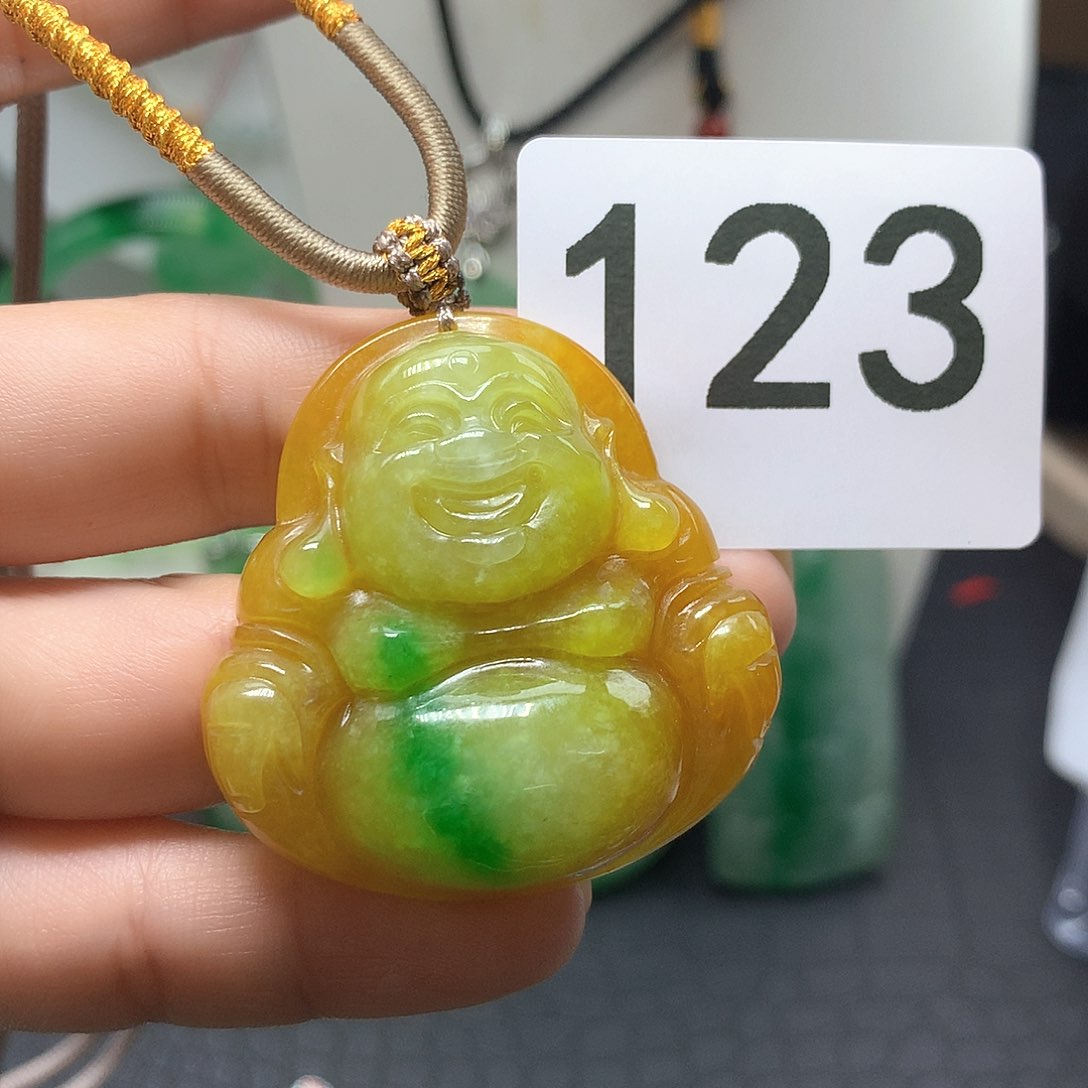 翡翠吊坠(赠链)未镶嵌