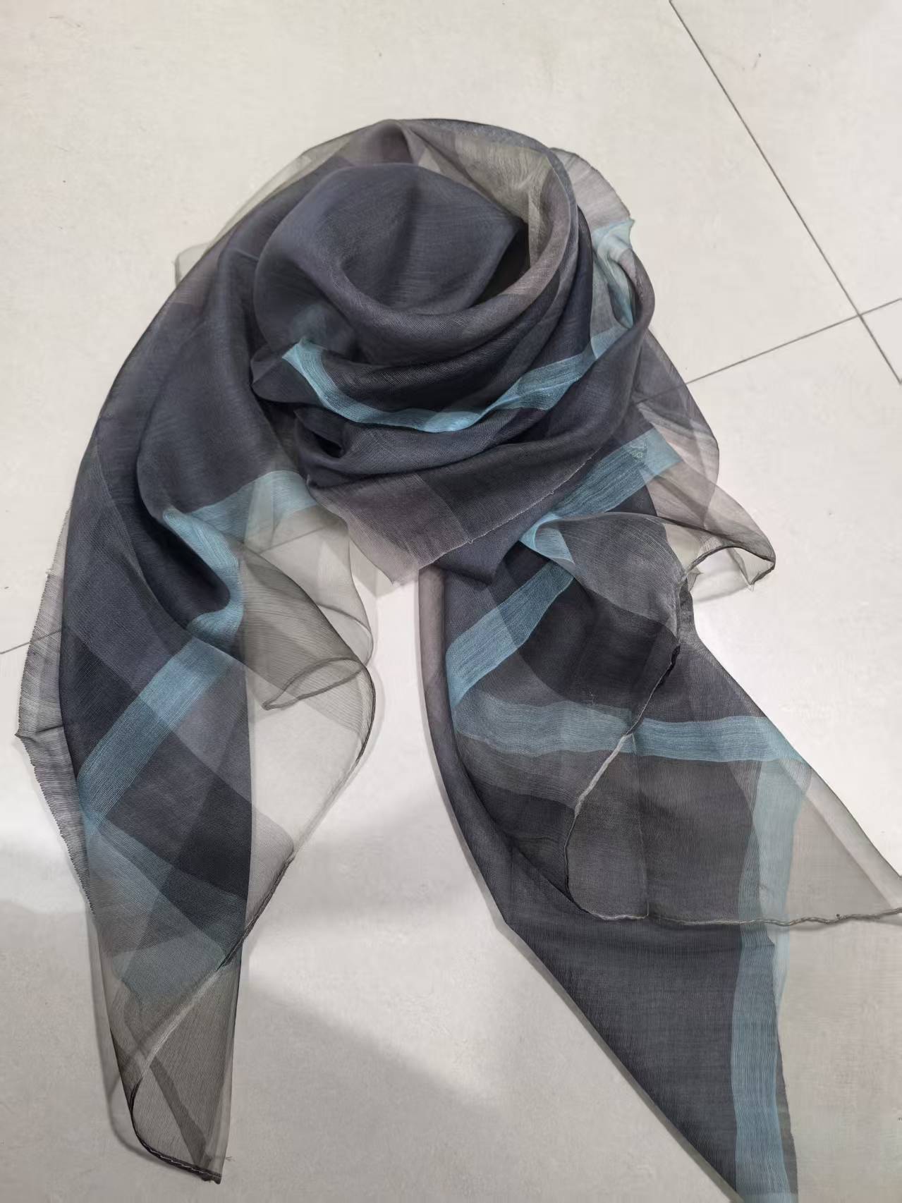 C225 灰色格子 桑蚕丝羊毛围巾披肩 秋冬保暖 时尚百搭