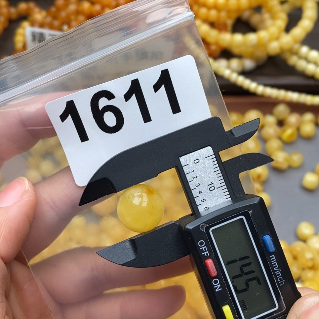 蜜蜡珠宝奇石未镶嵌