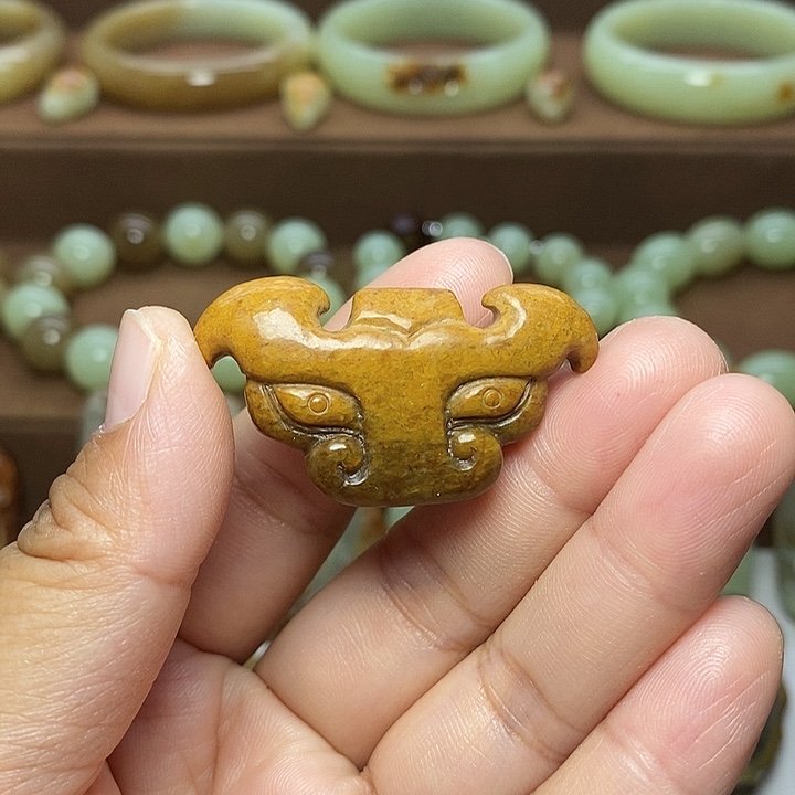 岫岩河磨玉（透闪石质玉）未镶嵌颈饰