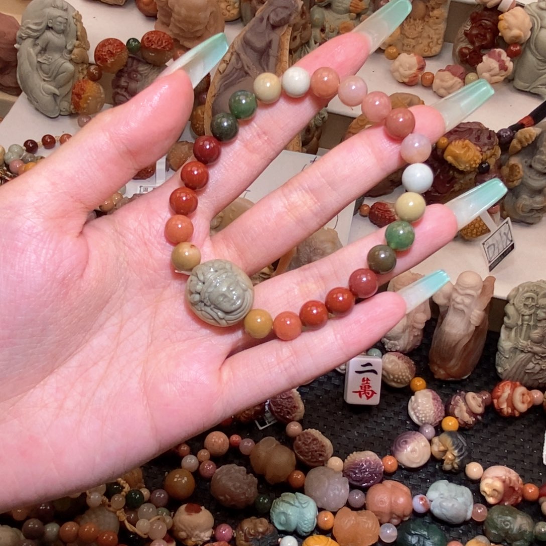 未镶嵌手链石英质玉（阿拉善玉）