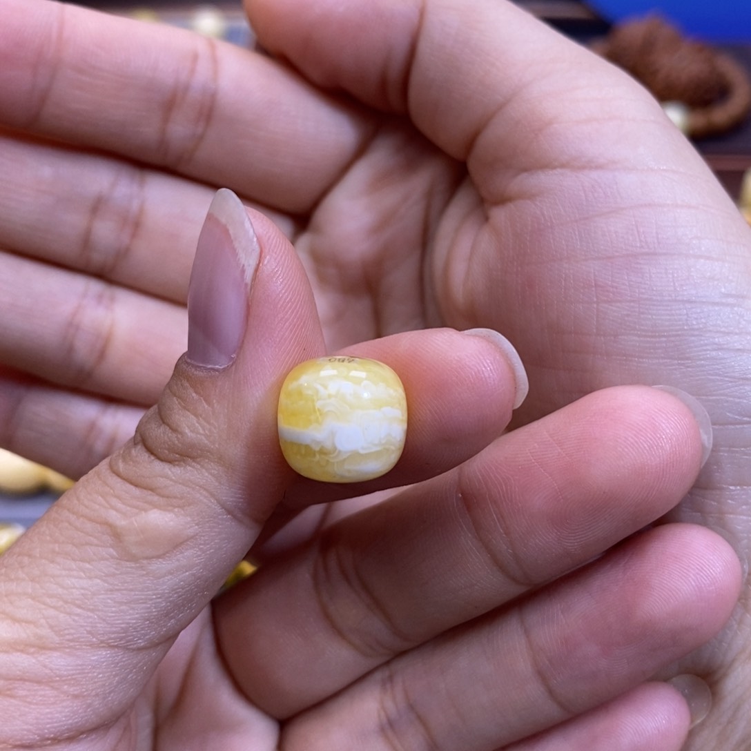 琥珀未镶嵌珠宝奇石12.7