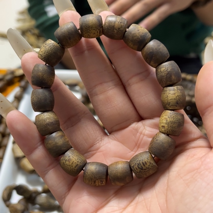 沉香手串1.1桶珠单圈多样性发1