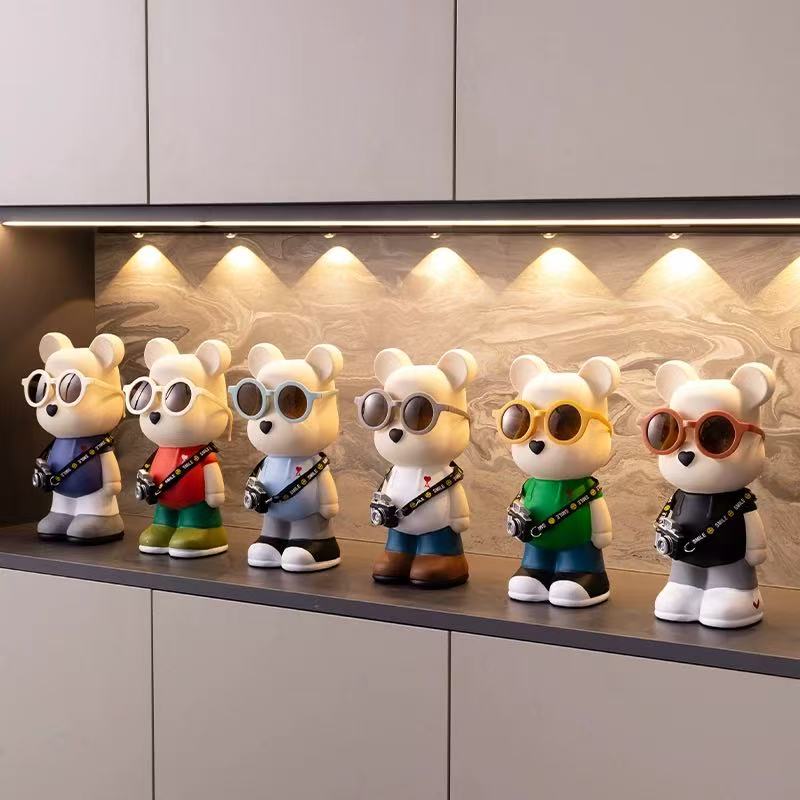 网红旅行熊客厅摆件轻奢高档家居电视柜酒柜装饰品乔迁新居礼物