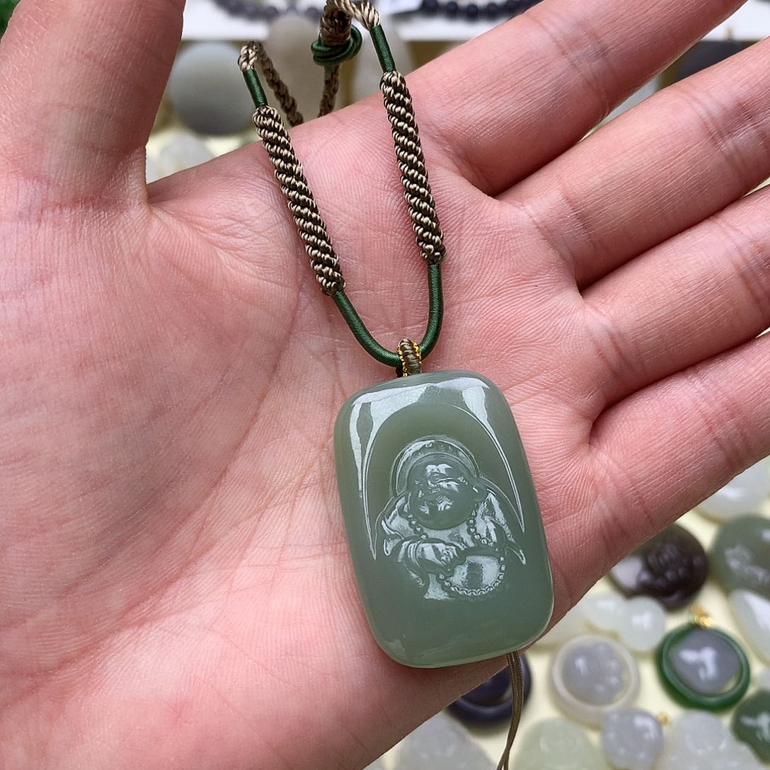 和田玉颈饰未镶嵌小****咪