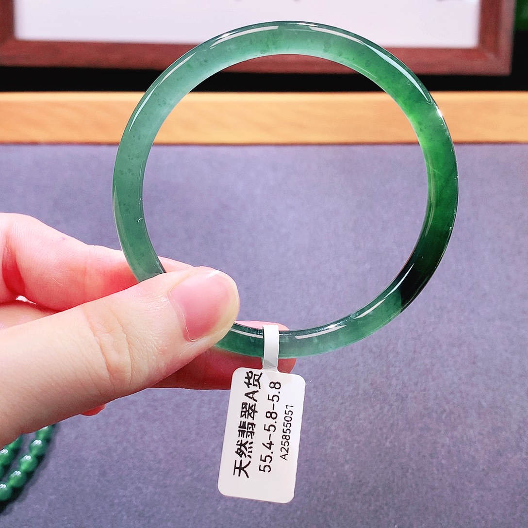 未镶嵌手镯翡翠天然翡翠