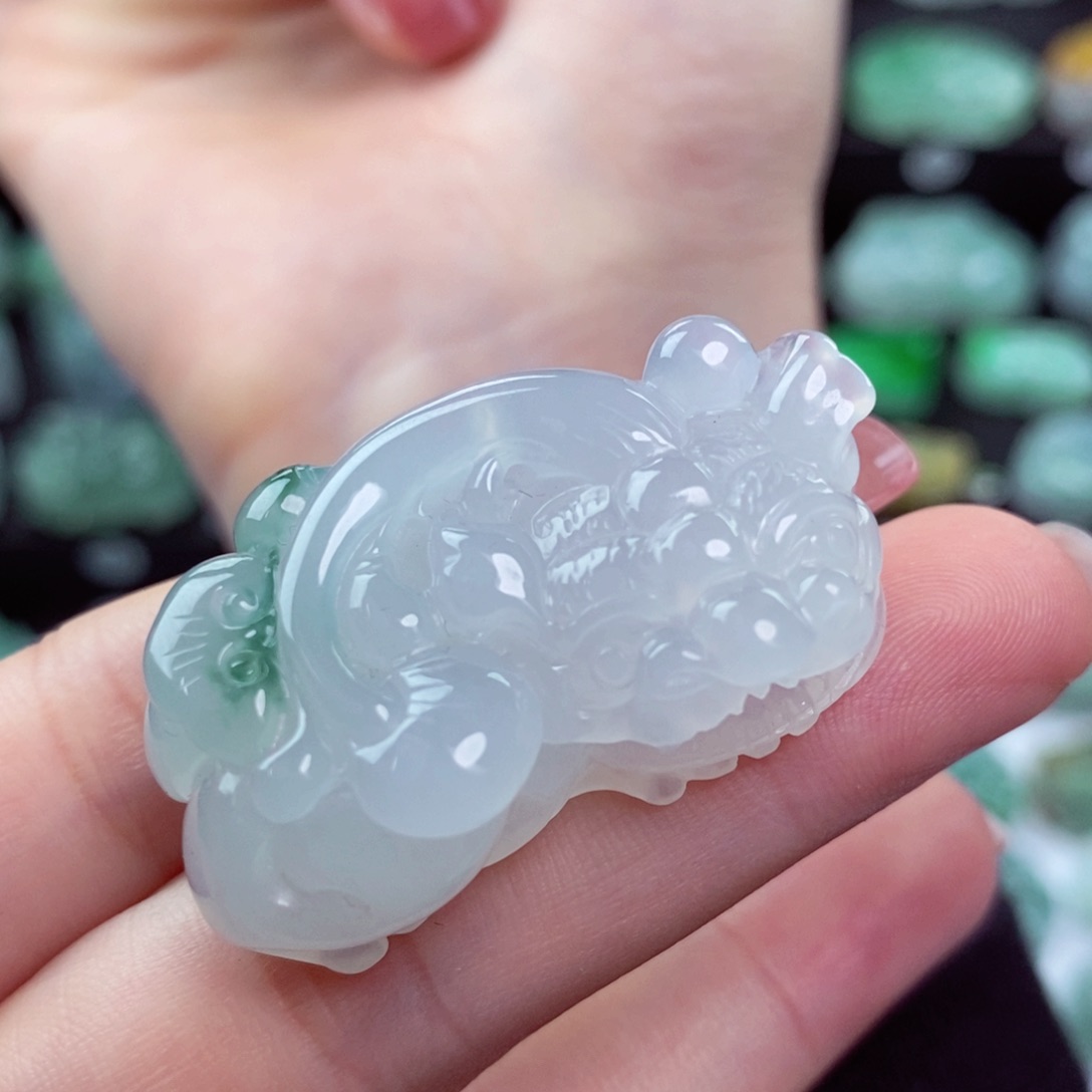 翡翠颈饰未镶嵌天然