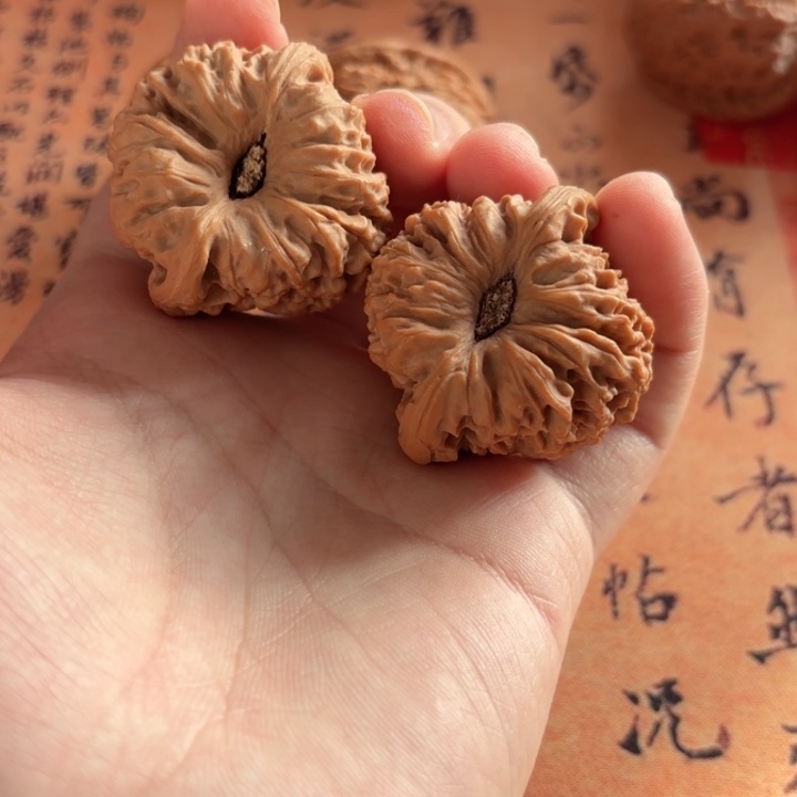 文玩核桃吊坠39拉丝大凹底