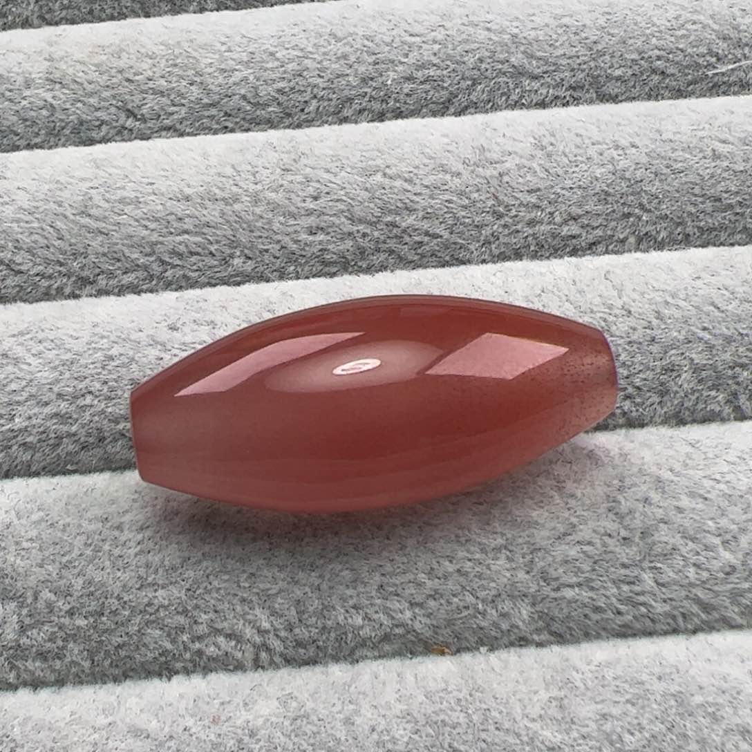 南红玛瑙未镶嵌桶珠跃***?