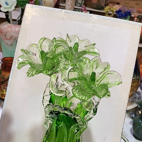 琉璃花瓶高45厘米宽9厘米