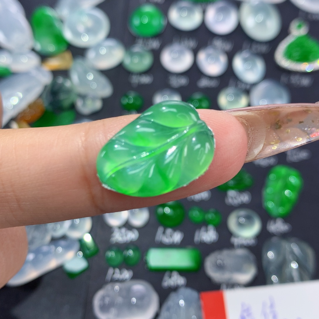 翡翠颈饰未镶嵌纯天然缅甸A货翡翠