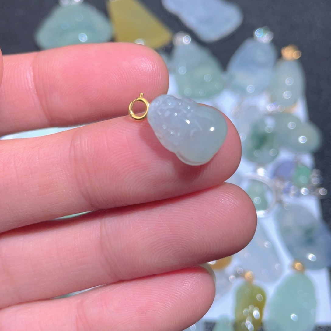 翡翠颈饰18K金镶嵌翡翠