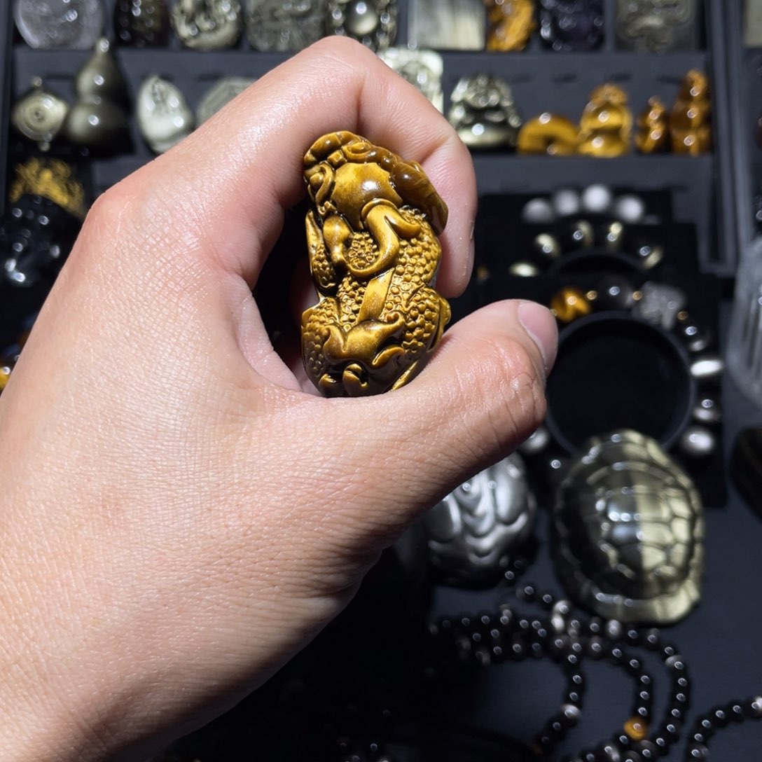 未镶嵌木变石（虎睛石）珠宝奇石清****?