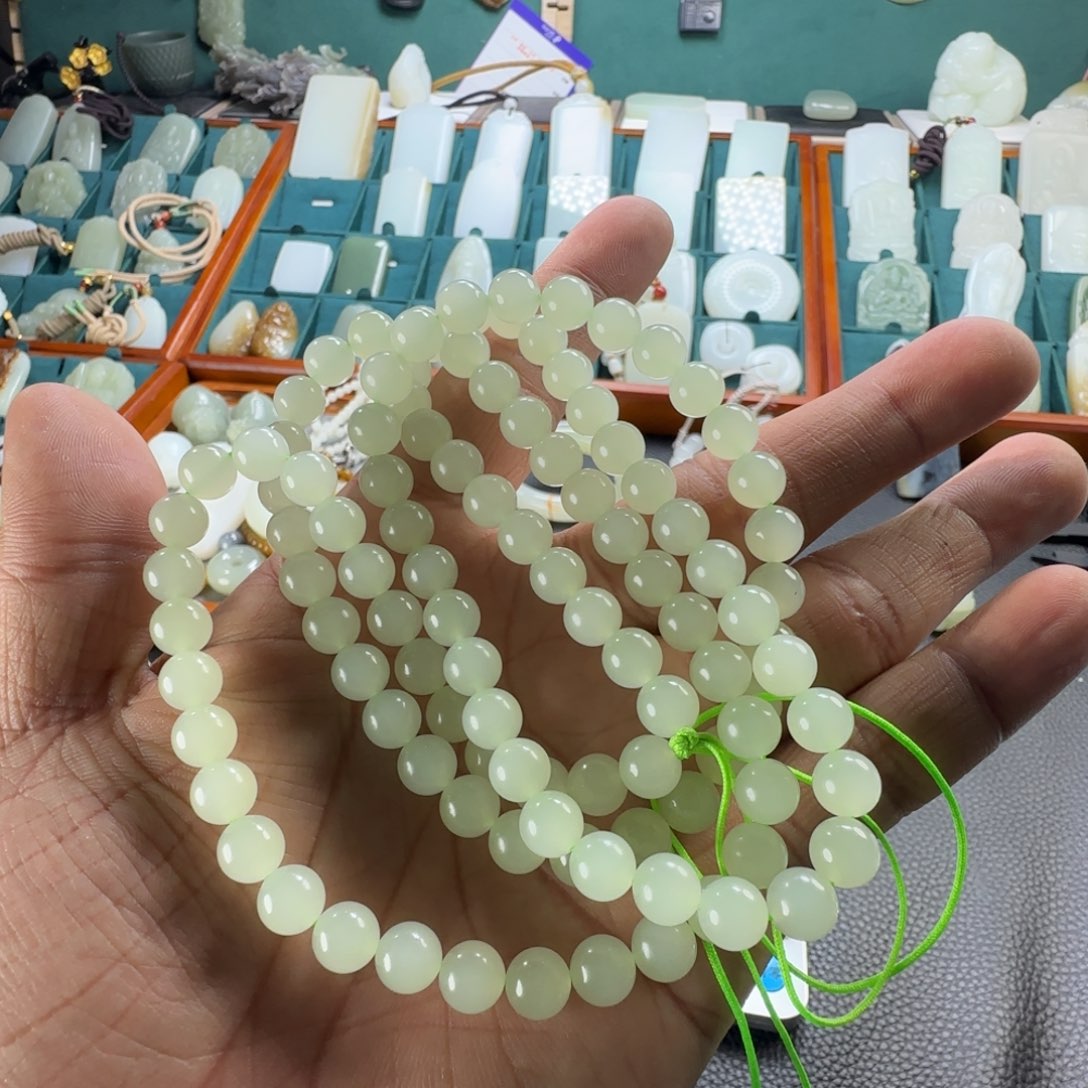 和田玉颈饰未镶嵌