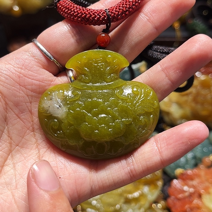 岫玉未镶嵌毛衣链