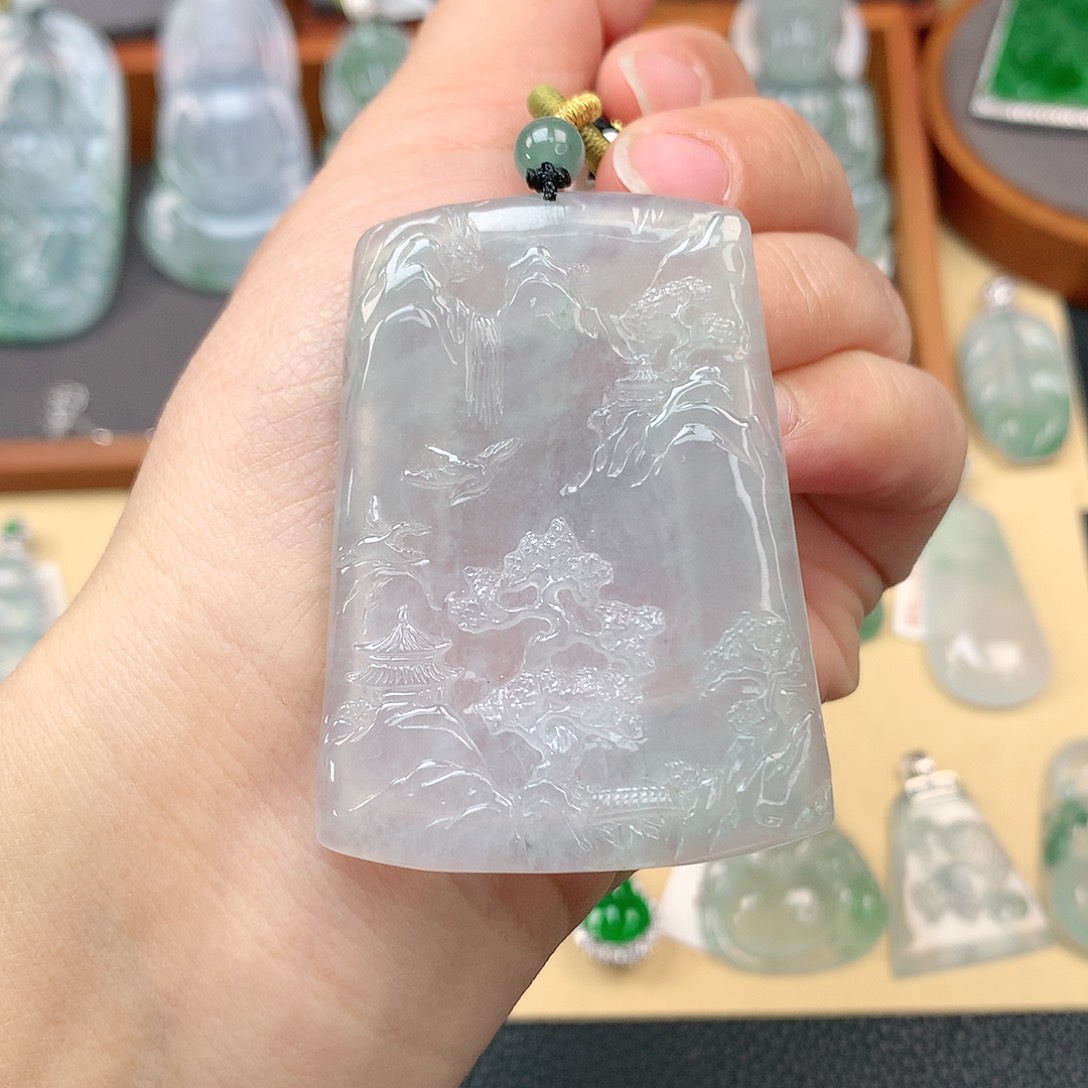 翡翠颈饰未镶嵌山水牌