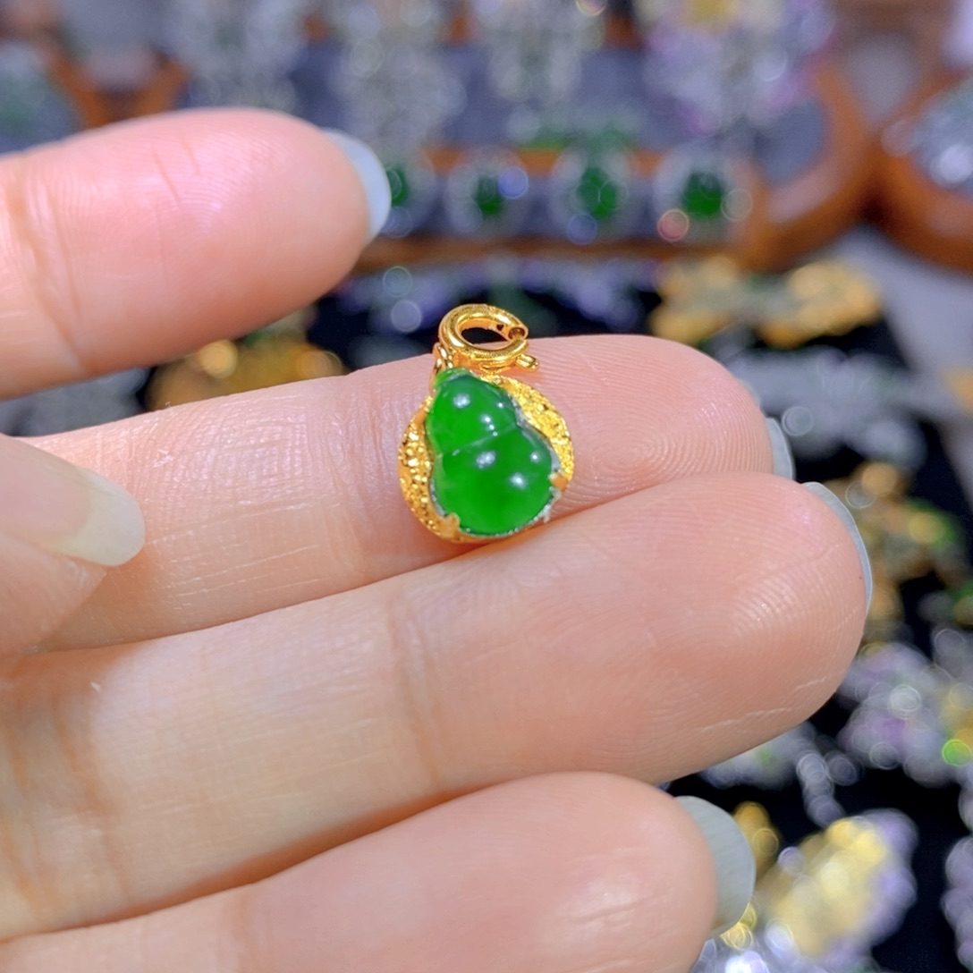 翡翠颈饰银S925镶嵌天然翡翠