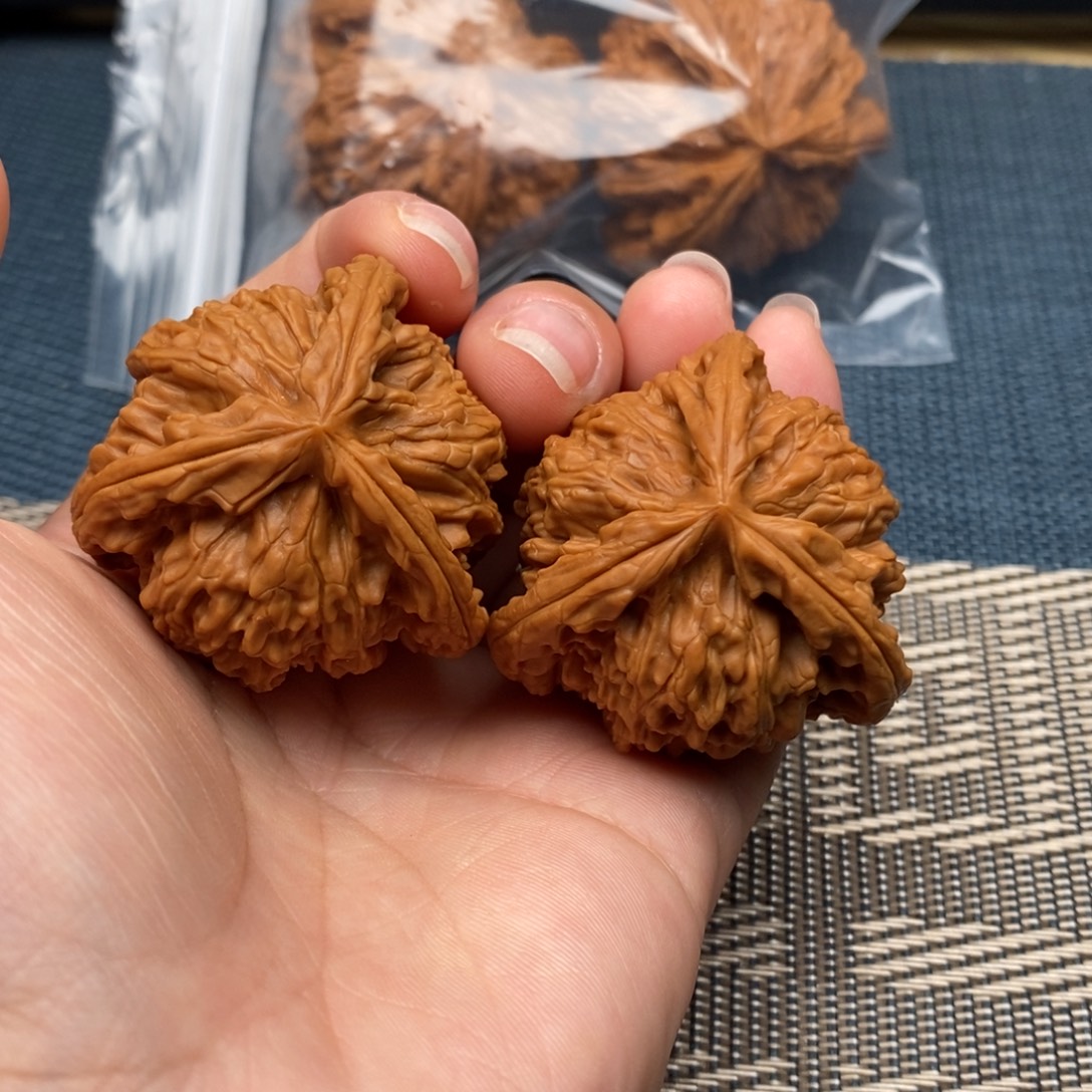 佳***部吊坠文玩核桃三棱