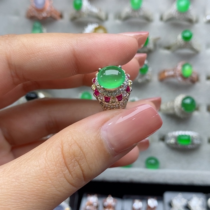 翡翠戒指未镶嵌蛋面