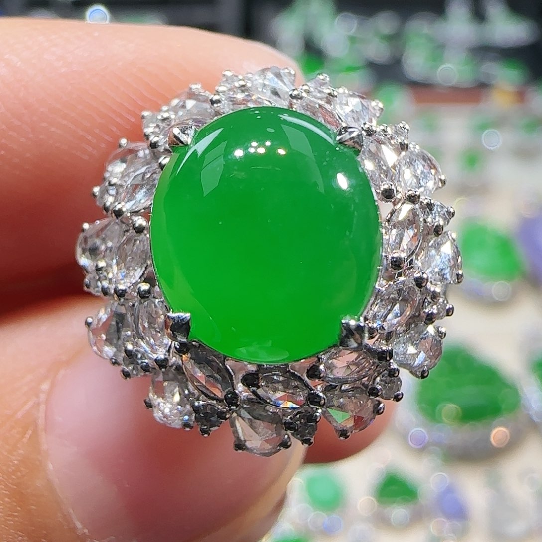 翡翠吊坠(不含链)18K金镶嵌